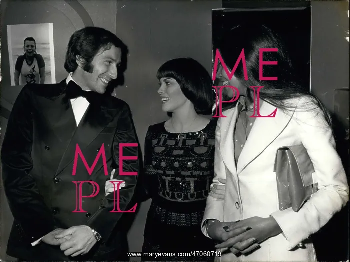 : Mireille Mathieu, French singer, Olympia music hall, Paris : Mireille Mathieu, French singer, Olympia music hall, Paris