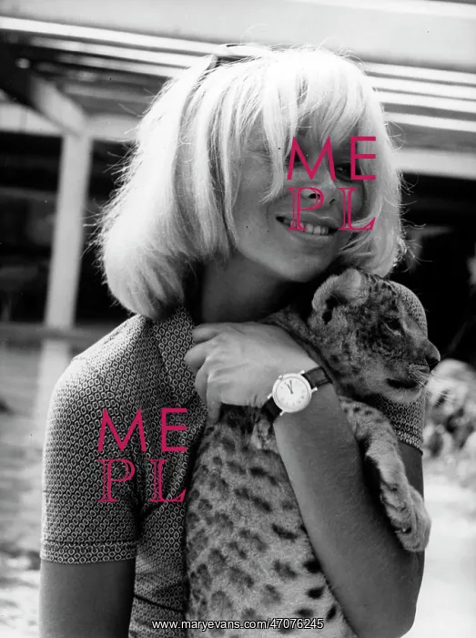 : Mirelle Darc : Mirelle Darc