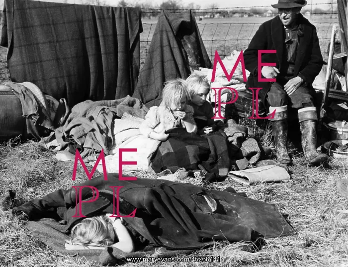 : A Misouri sharecropper with his three little ? : A Misouri sharecropper with his three little ?