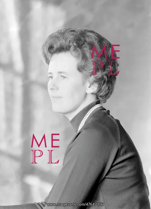  : Miss Carol Elworthy