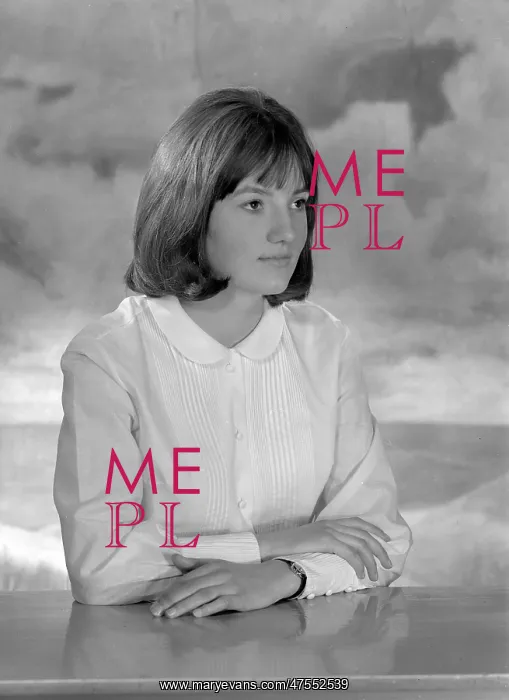  : Miss Carolyn Whitelaw