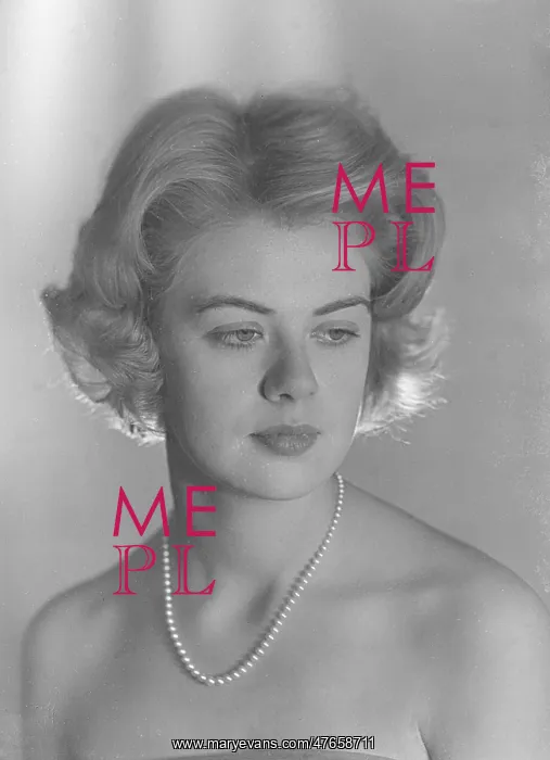  : Miss Corinna Hawksworth