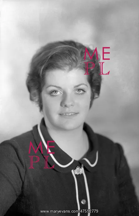  : Miss Crosse
