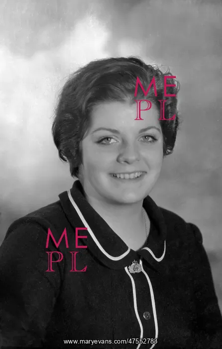  : Miss Crosse