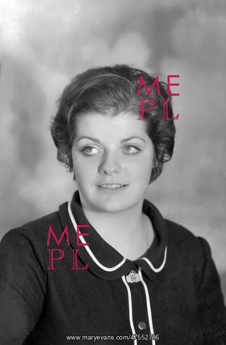  : Miss Crosse