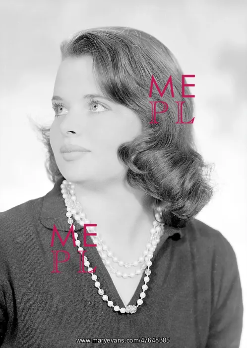  : Miss Diana Offert