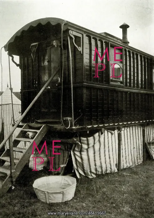 : Miss E F Hamilton's Van with sleeping chamber beneath : Miss E F Hamilton's Van with sleeping chamber beneath