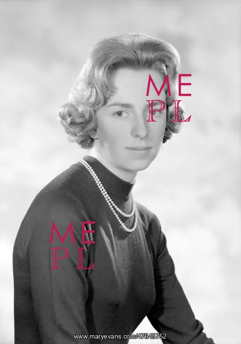  : Miss E Hicks Black