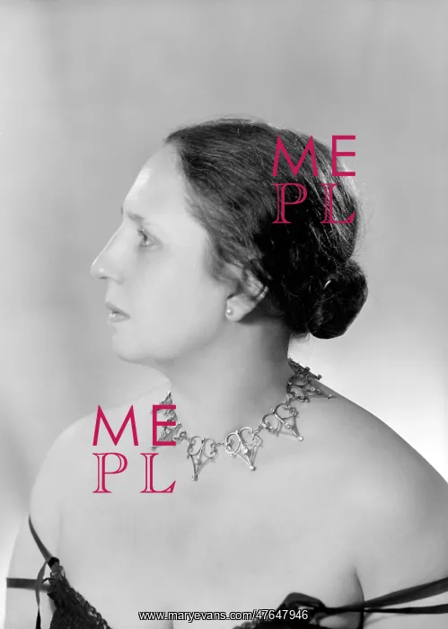  : Miss Ellenbogan