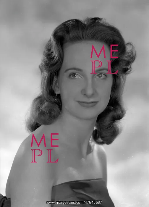  : Miss Felicity Ann Hall