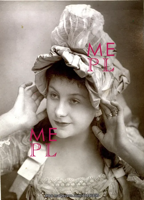: Miss Fielding, Victorian actress : Miss Fielding, Victorian actress