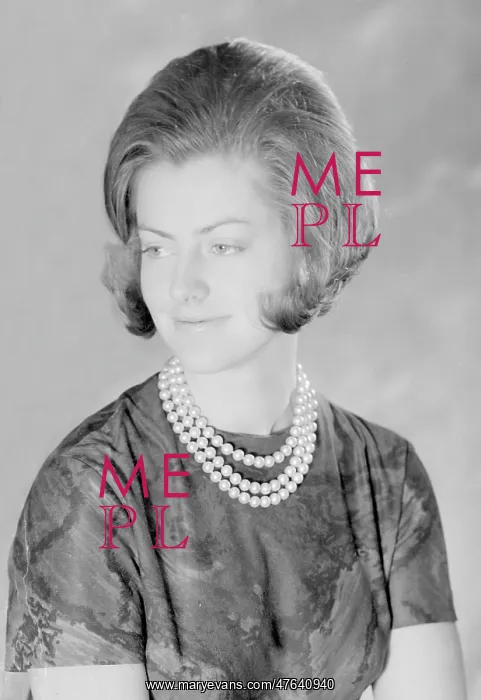  : Miss Gillian Coles