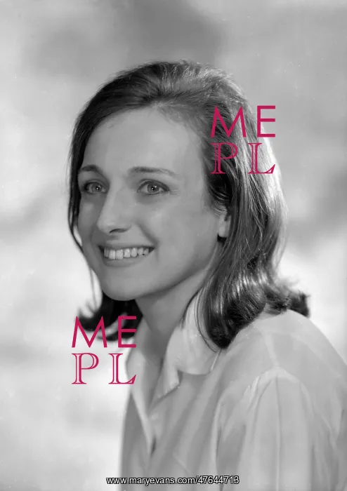  : Miss Gillian Hayward