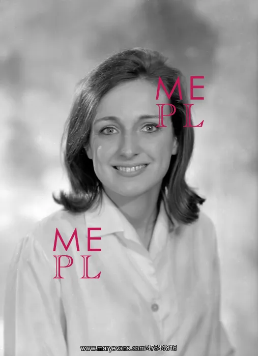  : Miss Gillian Hayward