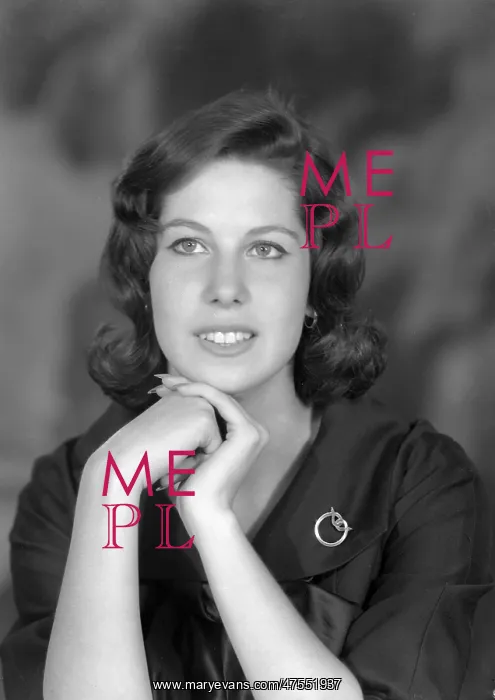  : Miss Honor MacDougal