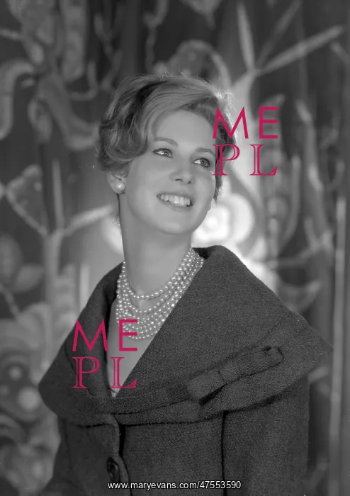  : Miss Honor MacDougal