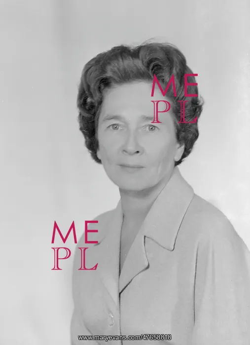  : Miss Iris Ogilvie