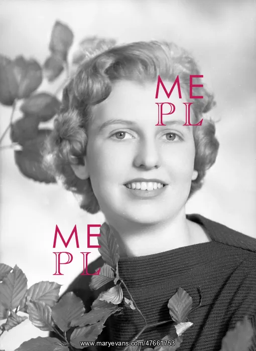  : Miss Jacqueline Gilliat