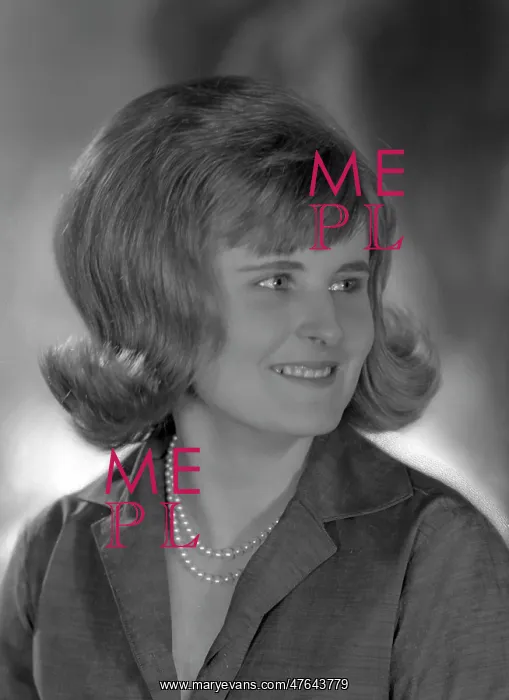  : Miss A M Revill-Davis