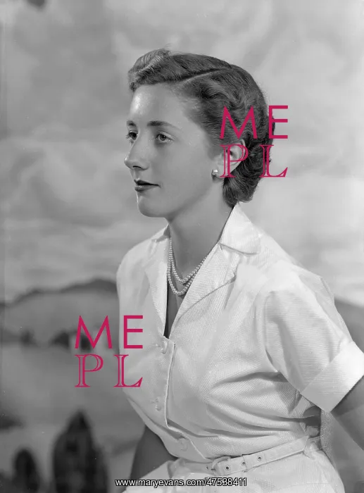  : Miss Mathews