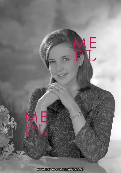  : Miss Nicola Griffiths