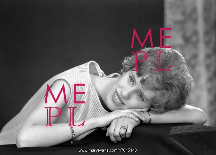  : Miss P Sligh