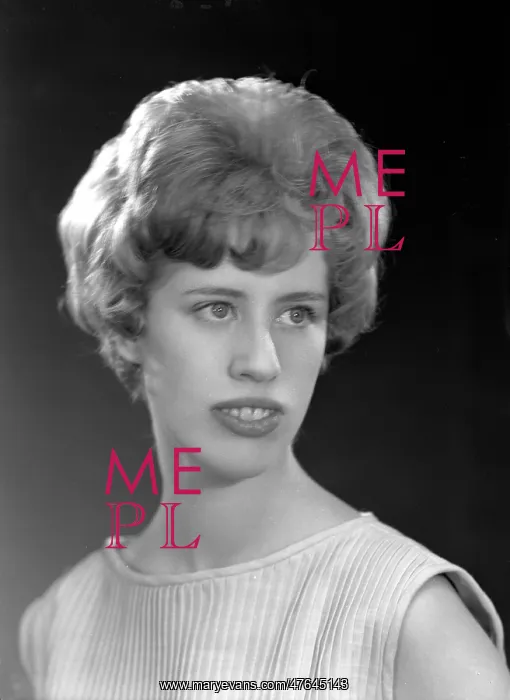  : Miss P Sligh