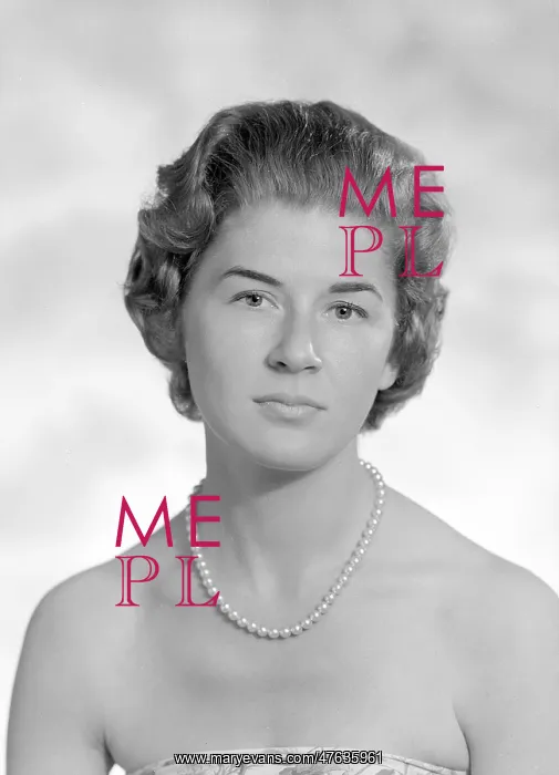  : Miss Pamela Isaacs