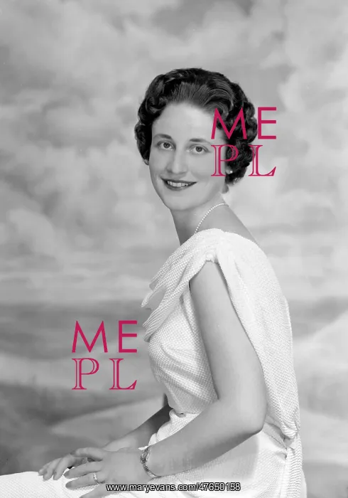  : Miss Pandora Rowe