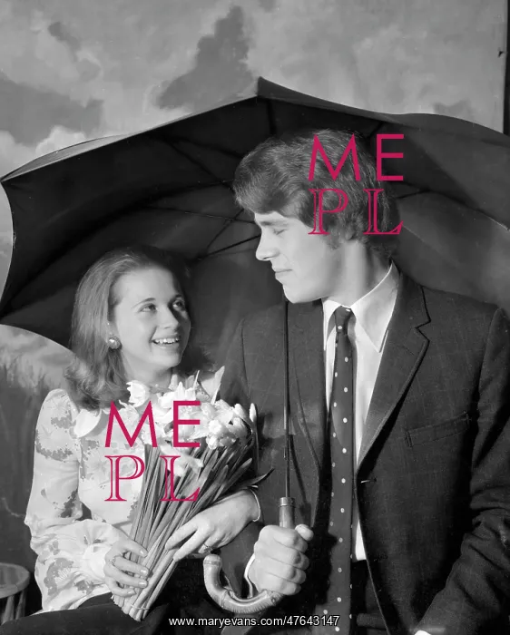  : Miss Pitt and Mr Loader