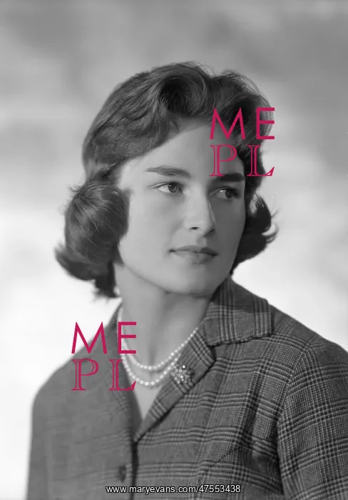 : Miss Sarina Bradshaw