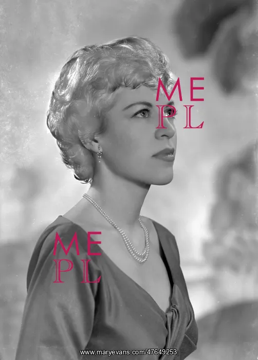  : Miss Valerie Gaunt