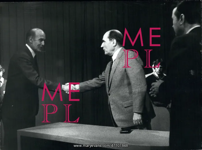 : Mitterrand and Giscard d'Estaing after presidential debate : Mitterrand and Giscard d'Estaing after presidential debate