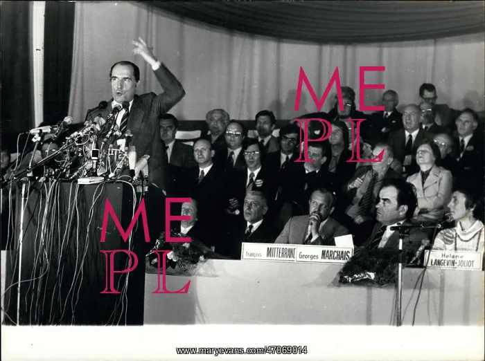 : Mitterrand speaks at coalition meeting, Paris : Mitterrand speaks at coalition meeting, Paris