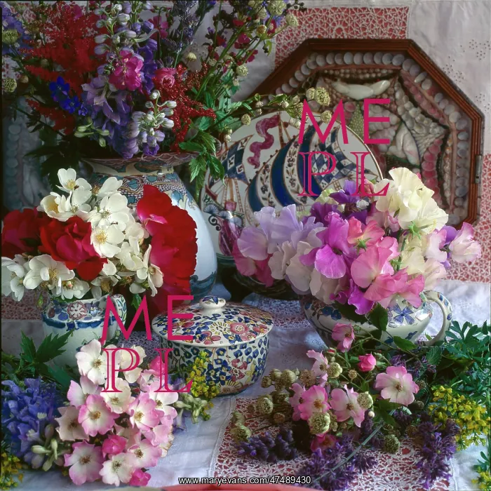 : Mixed flowers with Scottish pottery : Mixed flowers with Scottish pottery