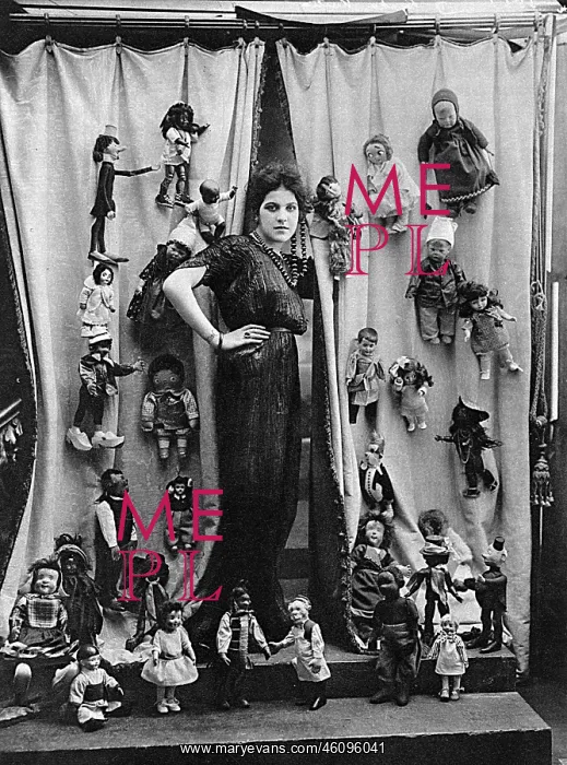 : Mlle. Lyska Kostio and her collection of dolls : Mlle. Lyska Kostio and her collection of dolls