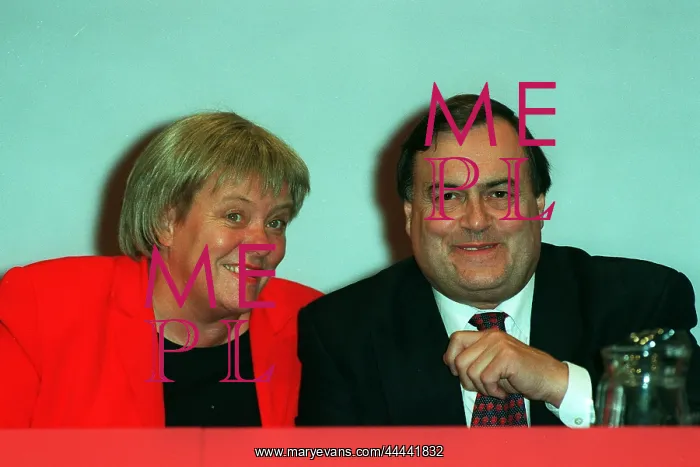 : Mo Mowlam & John Prescott : Mo Mowlam & John Prescott