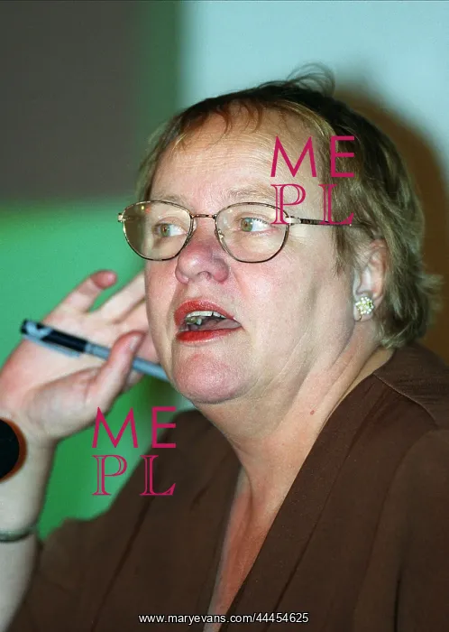  : Mo Mowlam M.P