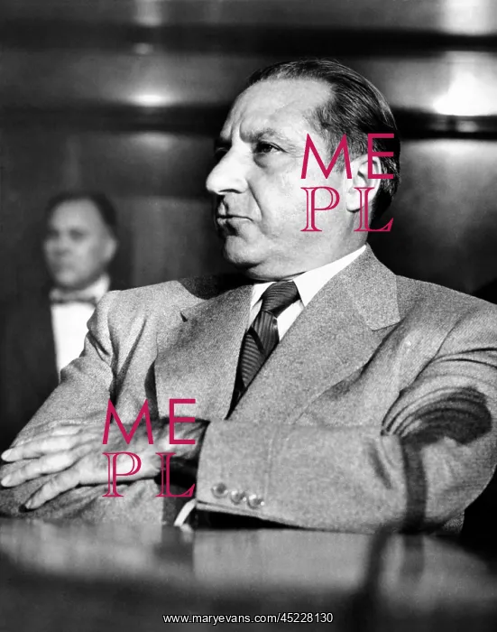  : Mob boss, Frank Costello, refusing to testify ?