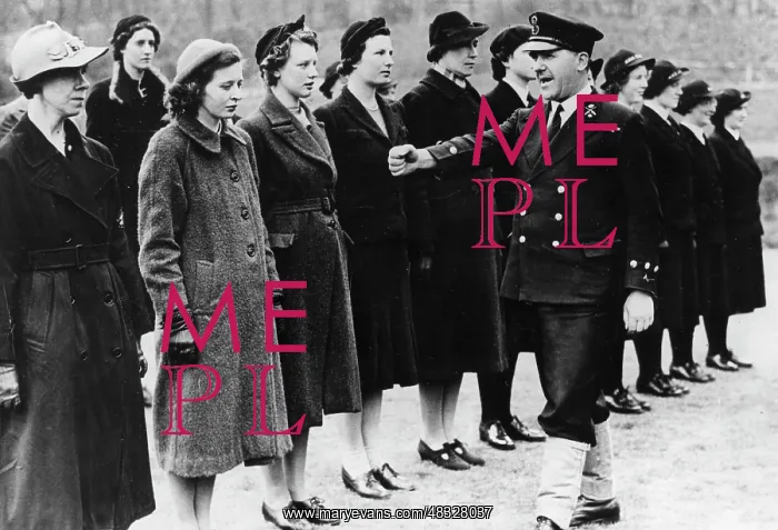 : Mobilization in England, 1940 : Mobilization in England, 1940