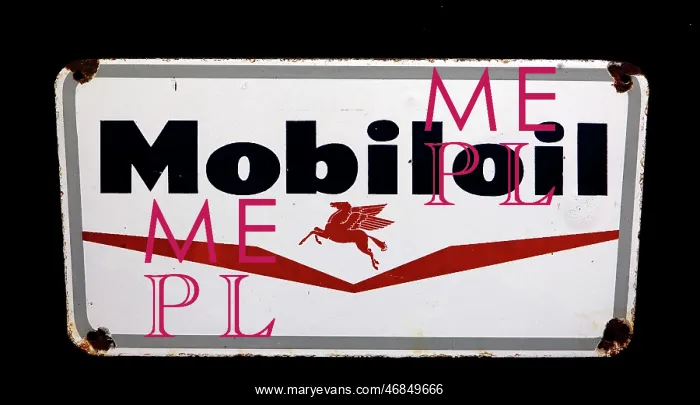 : Mobiloil sign : Mobiloil sign