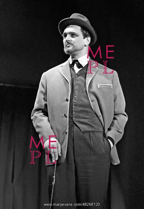  : My mocking happiness play in Vakhtangov theatre
