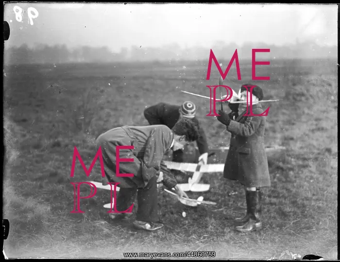 : MODEL AEROPLANES 1930S : MODEL AEROPLANES 1930S