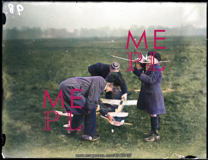  : MODEL AEROPLANES 1930S