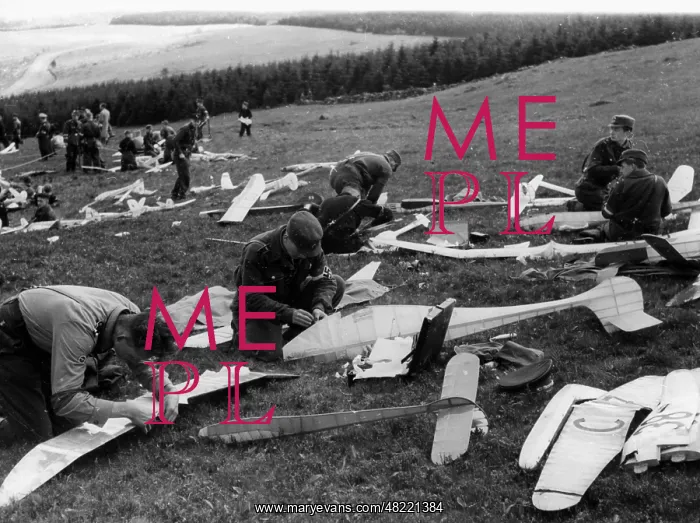 : Model airplane competition on the Wasserkuppe, 1939 : Model airplane competition on the Wasserkuppe, 1939