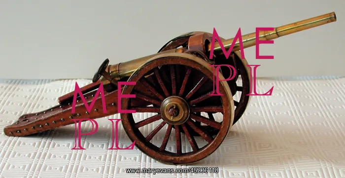 : Model of artillery piece, WW1 : Model of artillery piece, WW1