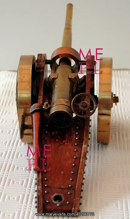 : Model of artillery piece, WW1 : Model of artillery piece, WW1