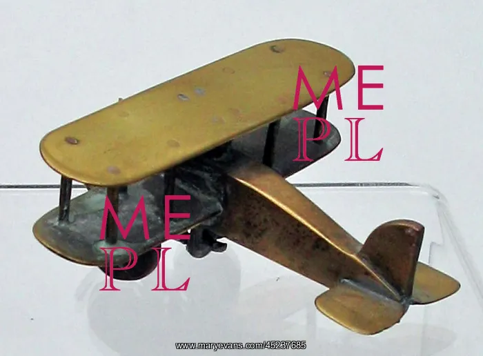  : Model of biplane, WW1