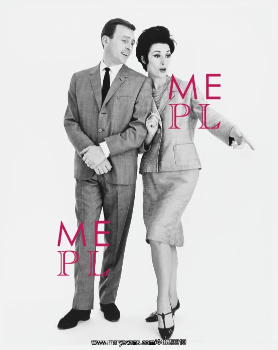  : MODEL COUPLE