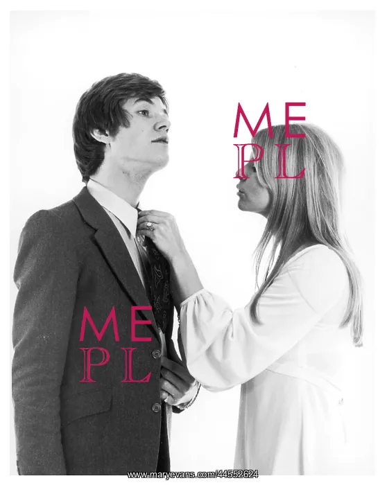  : MODEL COUPLE